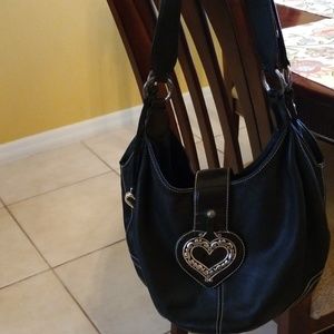 Black  leather  shoulder  bag